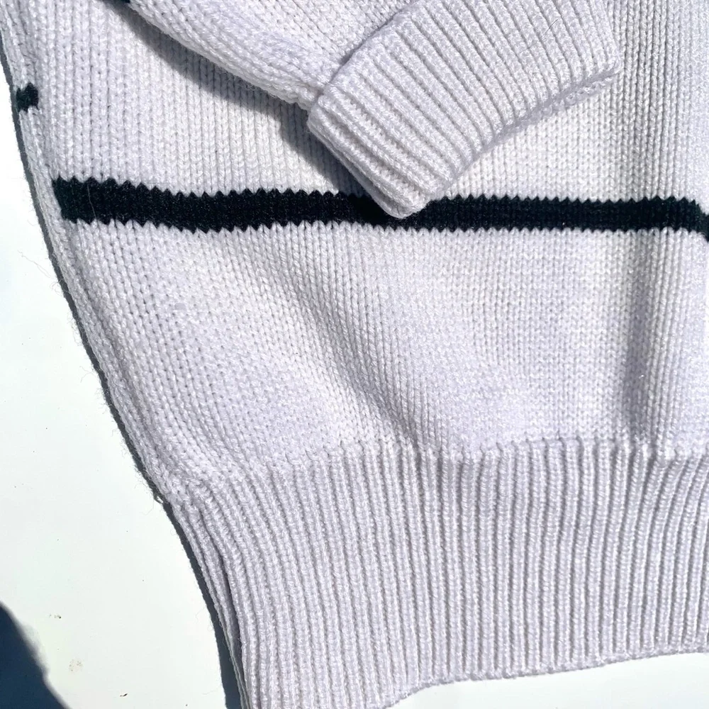 Vintage White Knit V-Neck Geometric Pattern Sweater SIZE Large Stain